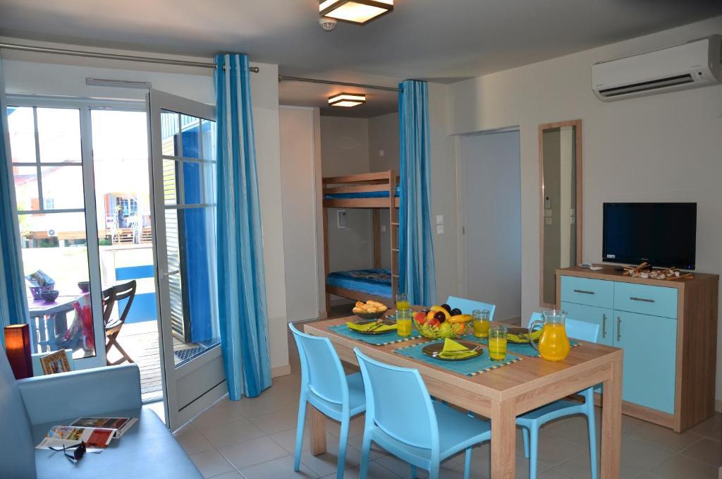 Lagrange Grand Bleu Vacances - Residence La Grenadine Marseillan  Room photo
